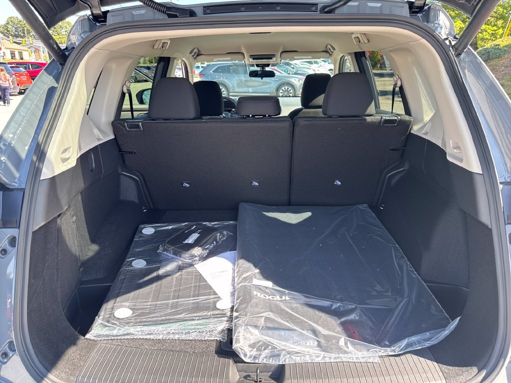 Certified 2026 Nissan Rogue SV AWD/4WD image 23