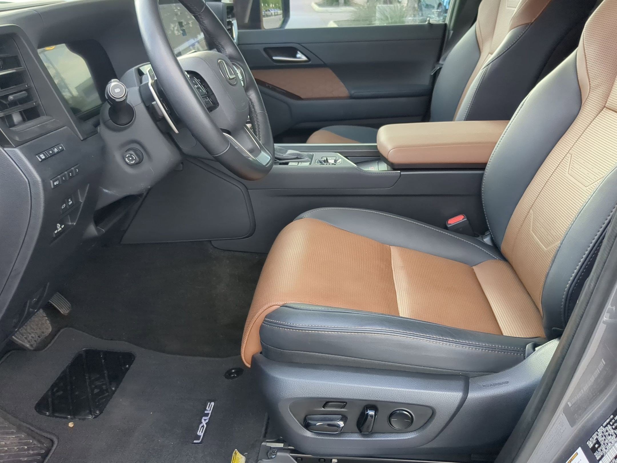 Used 2025 Lexus GX 550 w/ Accessory Package (Z1) AWD/4WD image 11