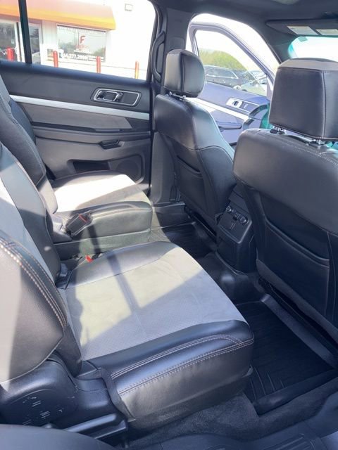 Used 2017 Ford Explorer XLT w/ Equipment Group 202A image 23