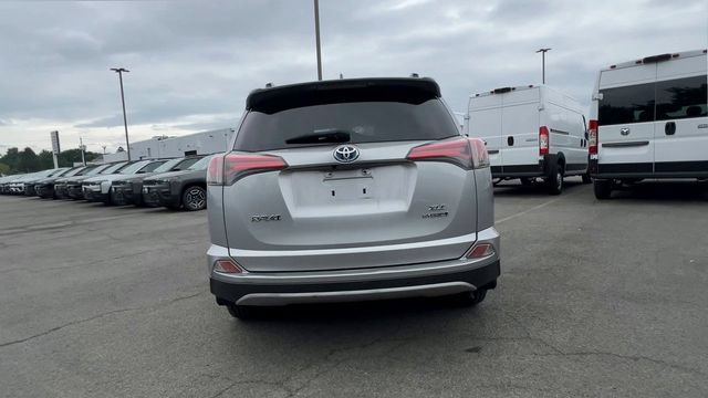 Used 2018 Toyota RAV4 XLE w/ Convenience Package AWD/4WD image 7
