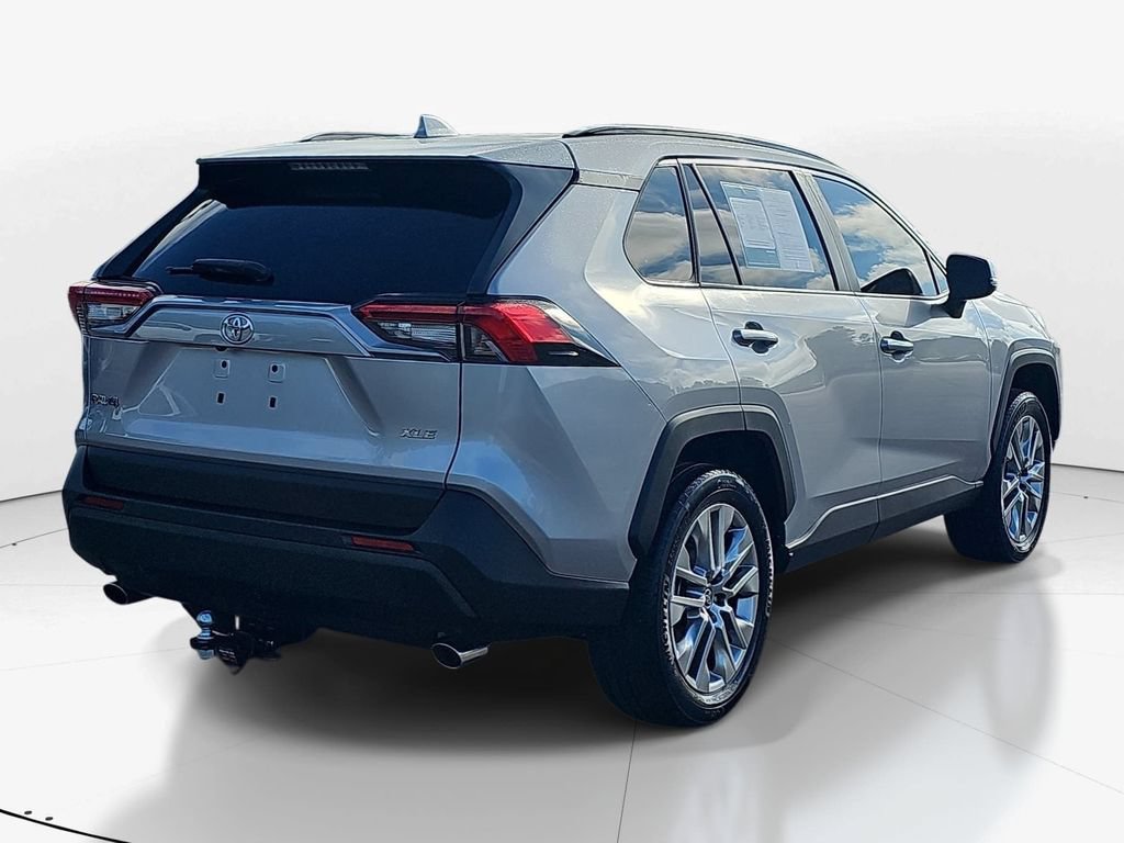 Used 2023 Toyota RAV4 XLE Premium FWD image 6