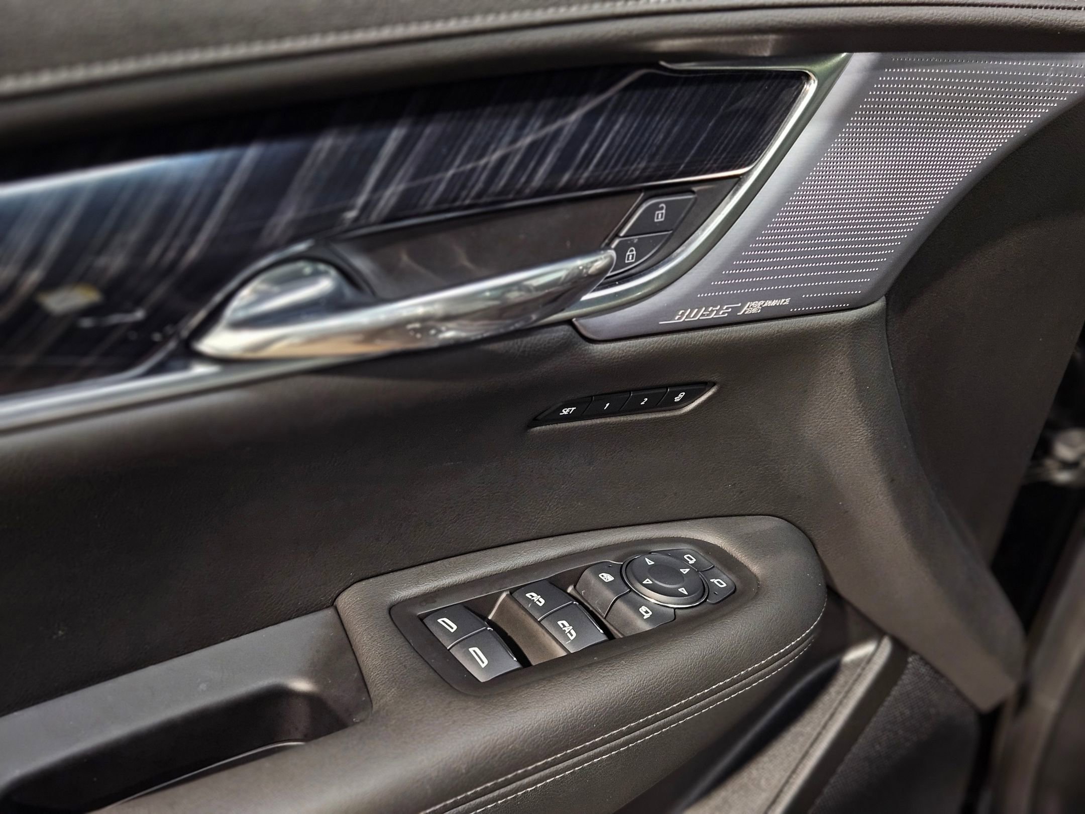 Used 2025 Cadillac XT6 Premium Luxury image 21