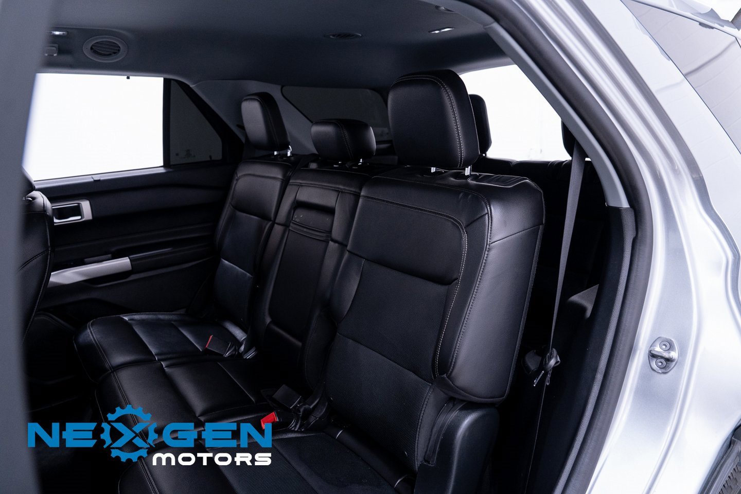 Used 2023 Ford Explorer Limited image 42