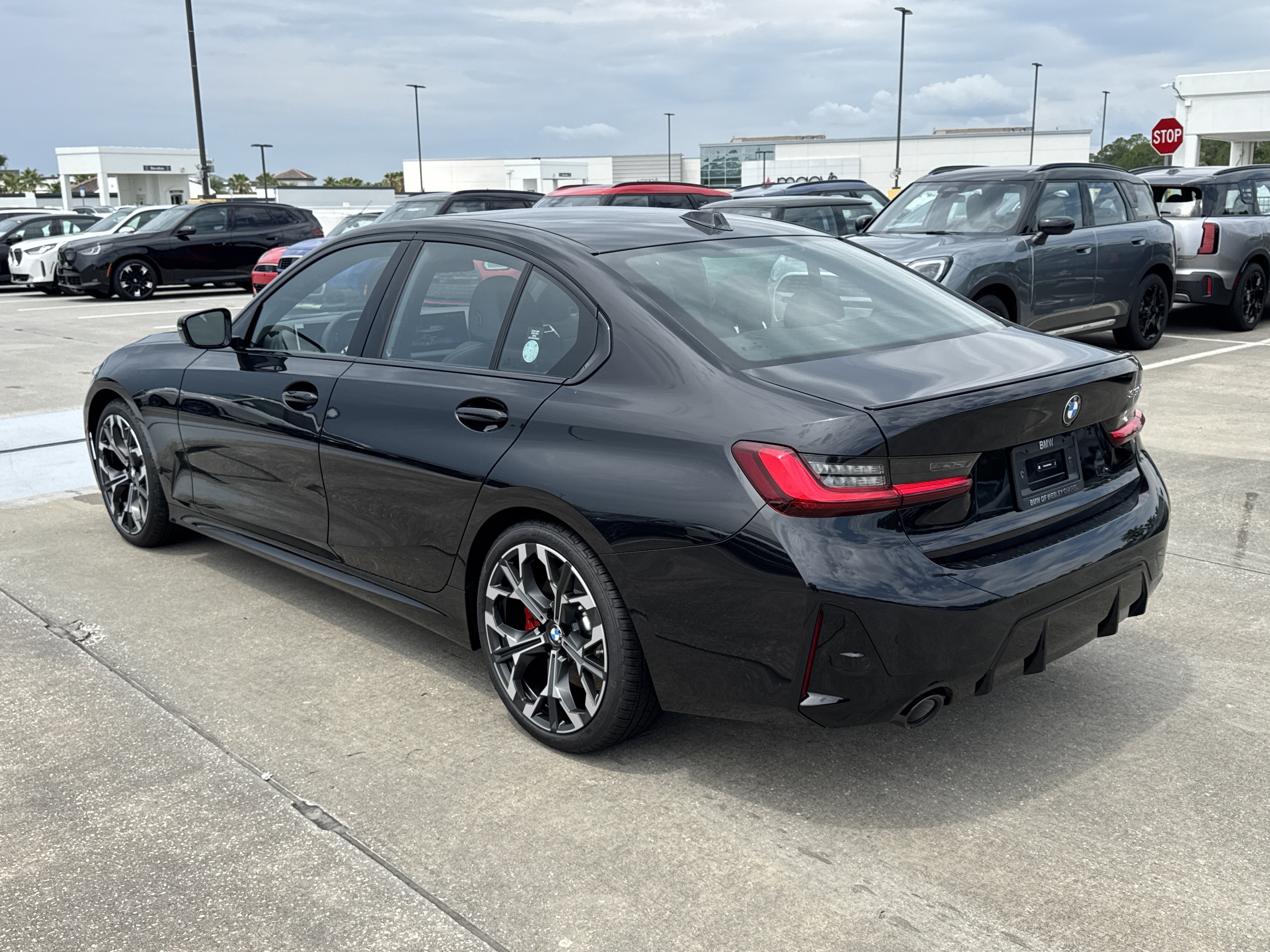 New 2026 BMW 330i Sedan w/ M Sport Package RWD image 5