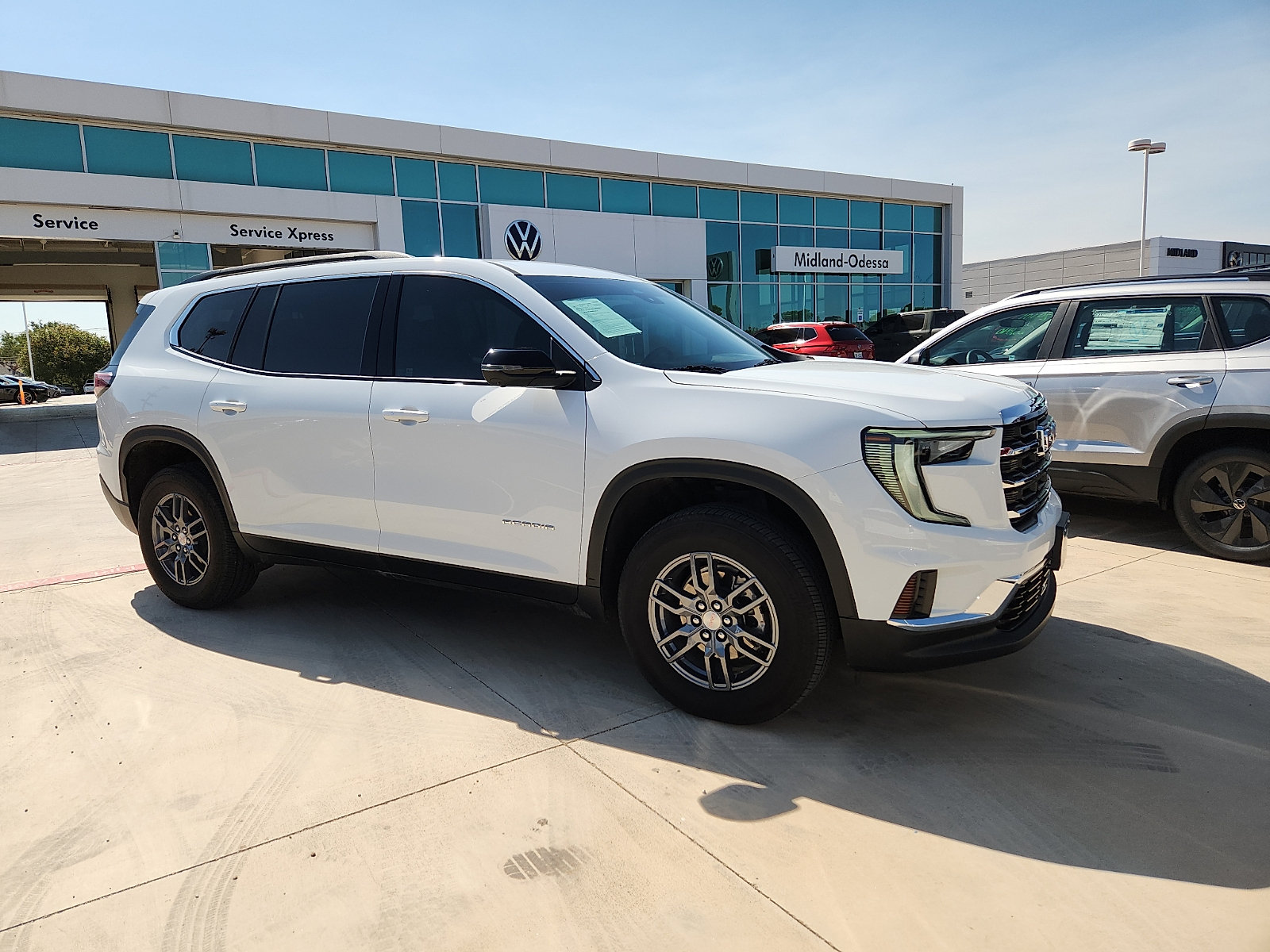 Used 2025 GMC Acadia Elevation w/ LPO, Floor Liner Package FWD image 6