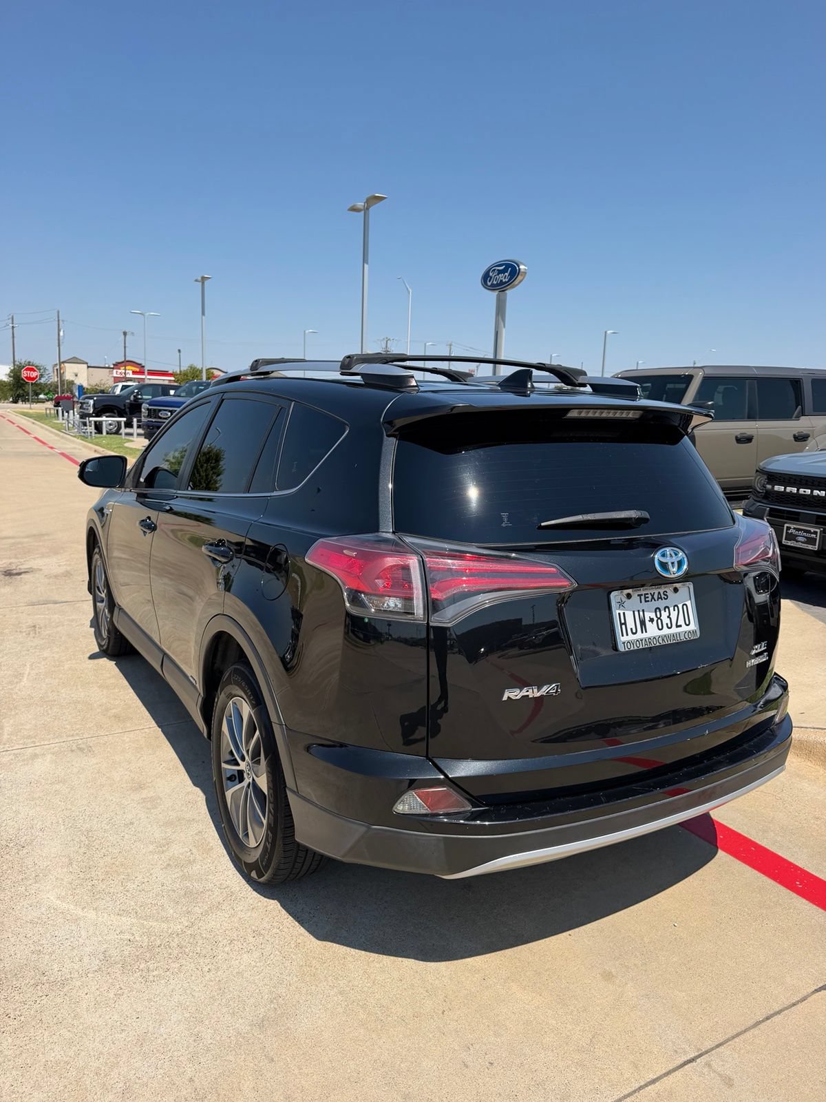 Used 2016 Toyota RAV4 XLE AWD/4WD image 18