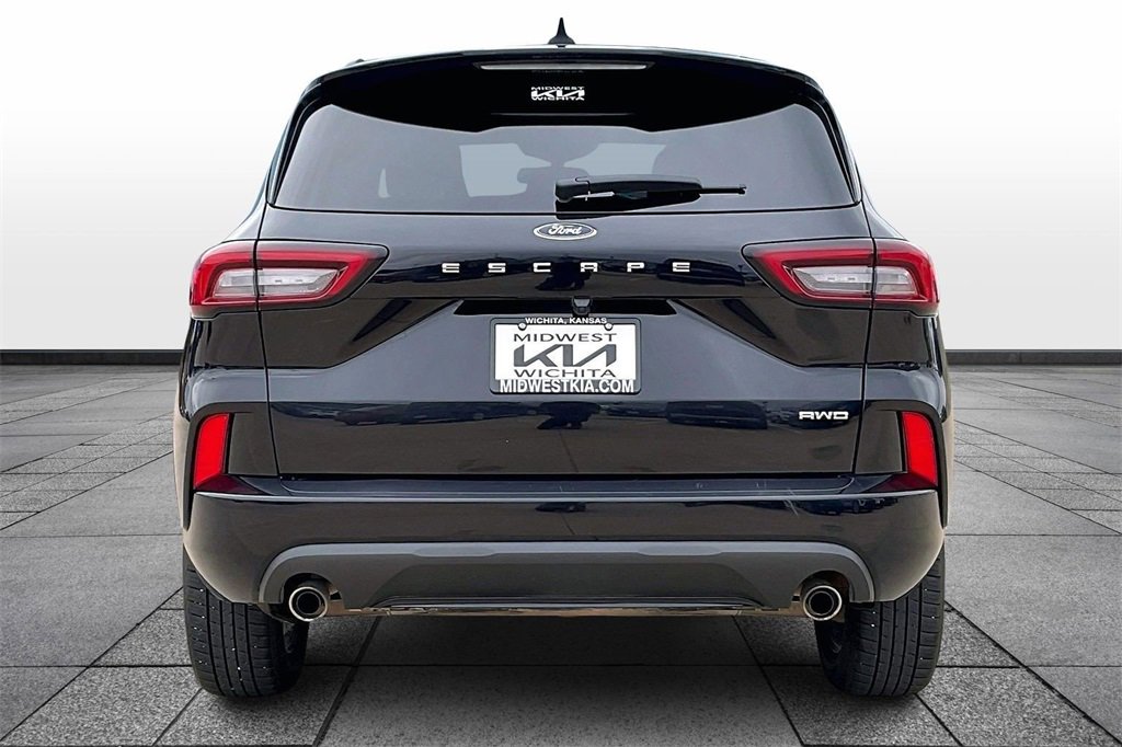 Used 2023 Ford Escape ST-Line image 4