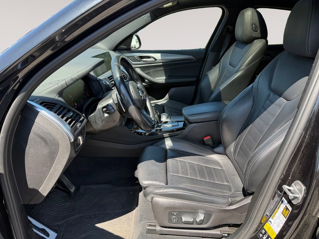Used 2020 BMW X4 xDrive30i w/ Executive Package AWD/4WD image 2