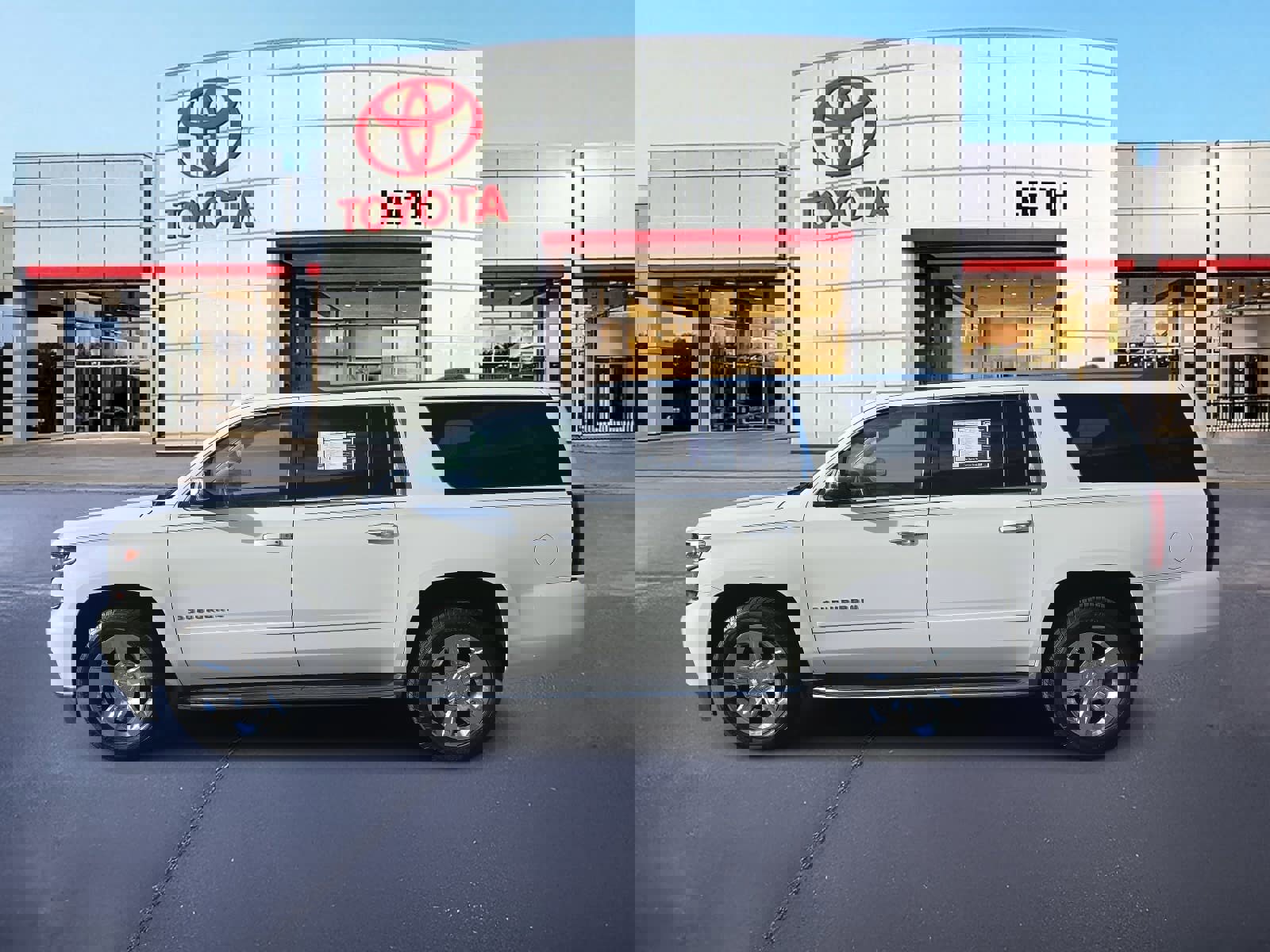 Used 2017 Chevrolet Suburban Premier image 6