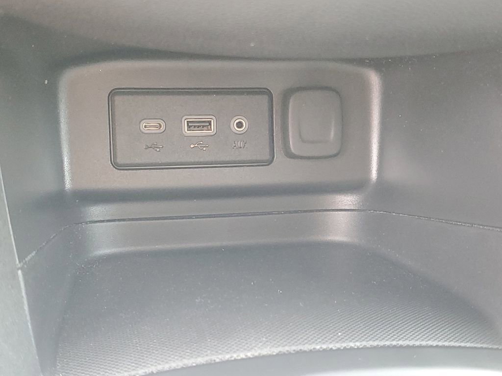 Certified 2024 Chevrolet Equinox LT w/ LPO, Floor Liner Package AWD/4WD image 18