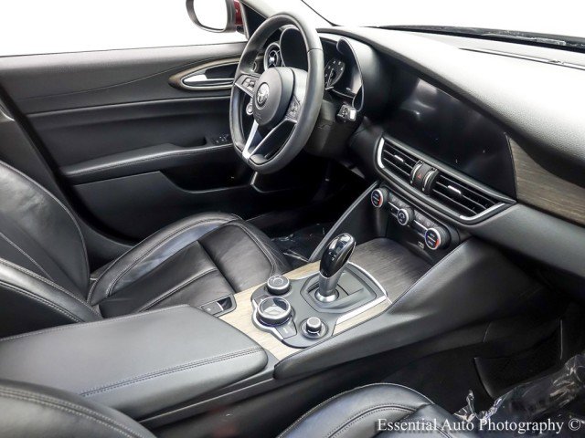 Used 2018 Alfa Romeo Giulia Ti AWD/4WD image 28