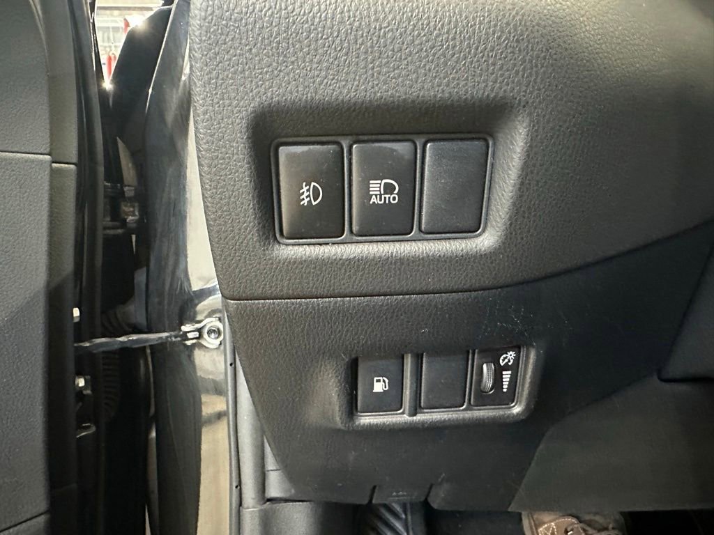 Used 2018 Toyota C-HR XLE FWD image 14
