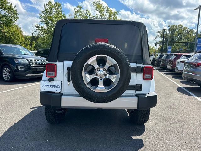 Used 2017 Jeep Wrangler Sahara w/ Connectivity Group AWD/4WD image 13