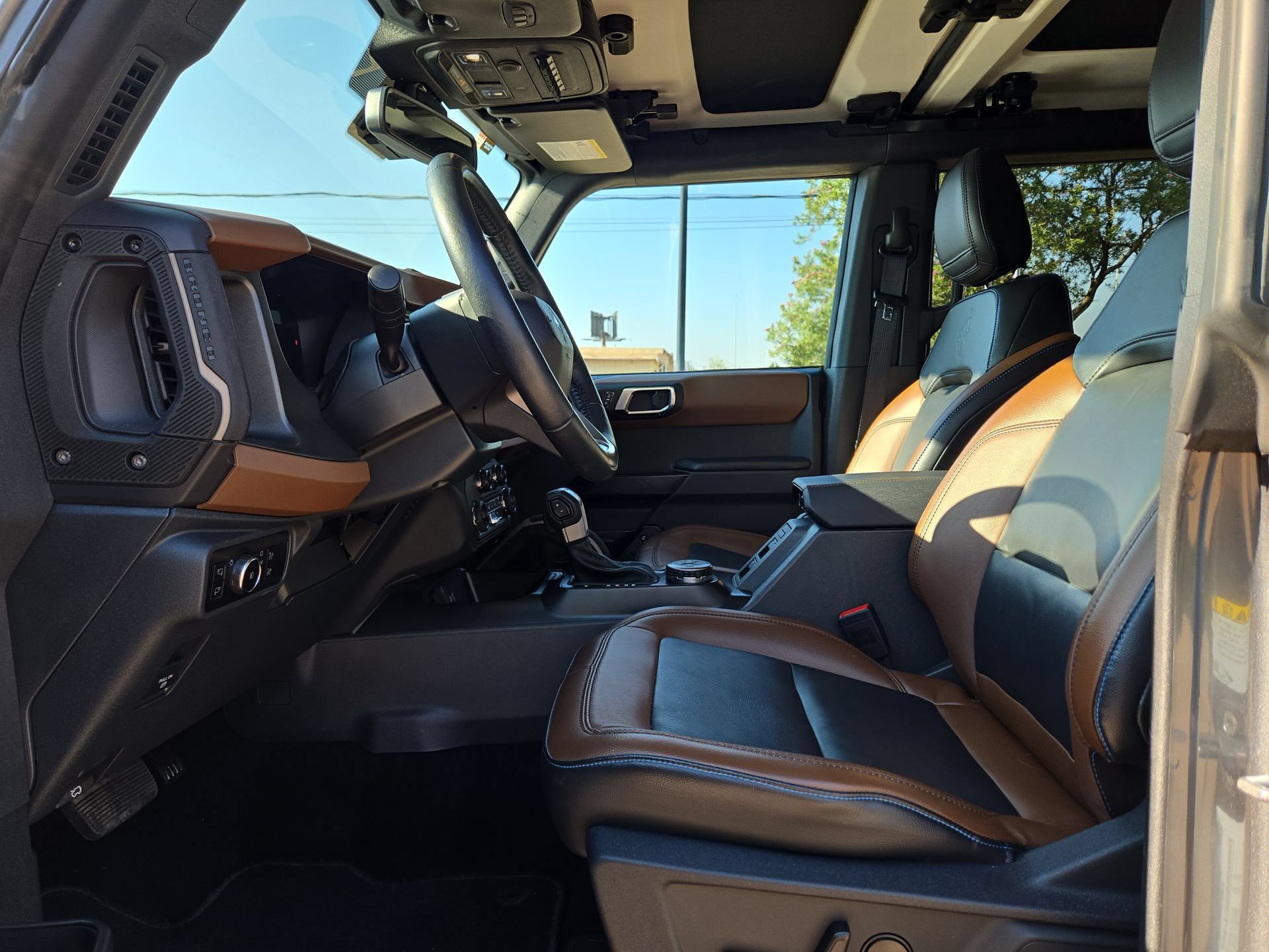 Used 2024 Ford Bronco Outer Banks AWD/4WD image 16