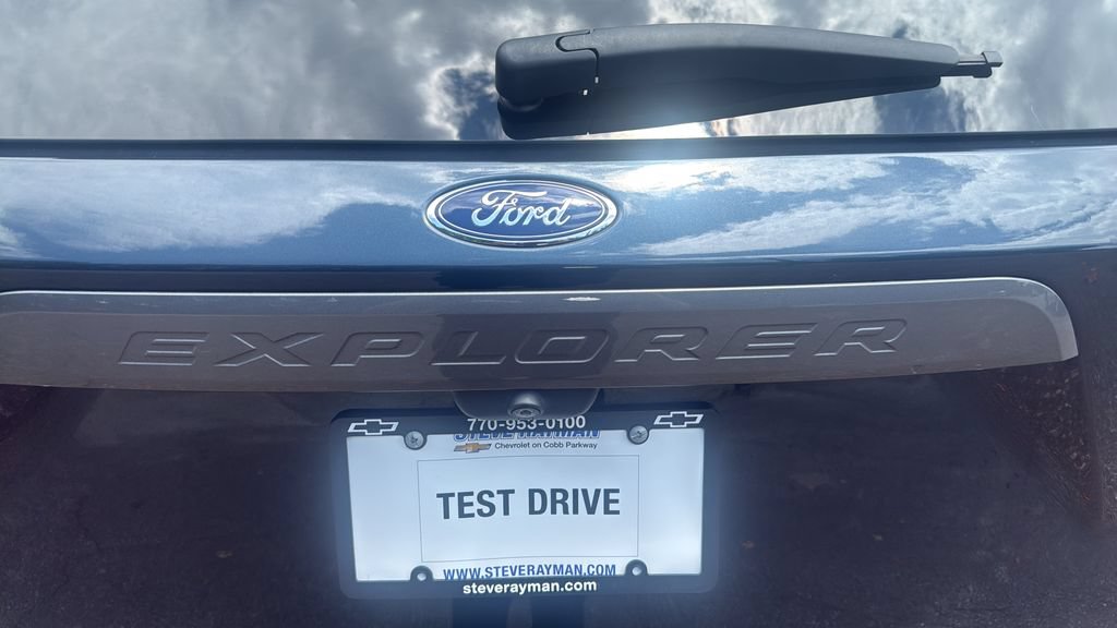 Used 2023 Ford Explorer XLT w/ Equipment Group 202A RWD image 30
