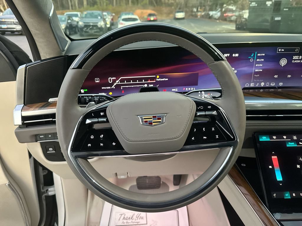 Used 2025 Cadillac Escalade Premium Luxury Platinum w/ LPO, Floor Liner Package AWD/4WD image 16
