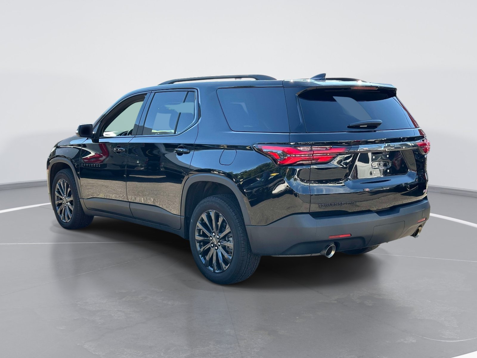Used 2023 Chevrolet Traverse RS AWD/4WD image 7