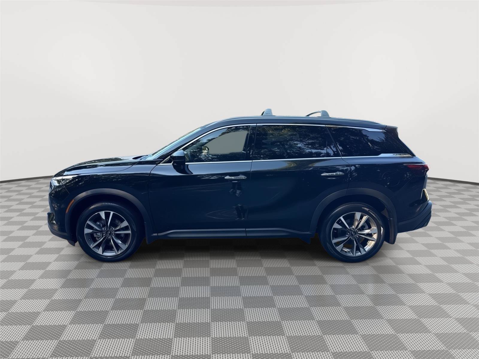 Used 2025 INFINITI QX60 Luxe w/ Cargo Package FWD image 9