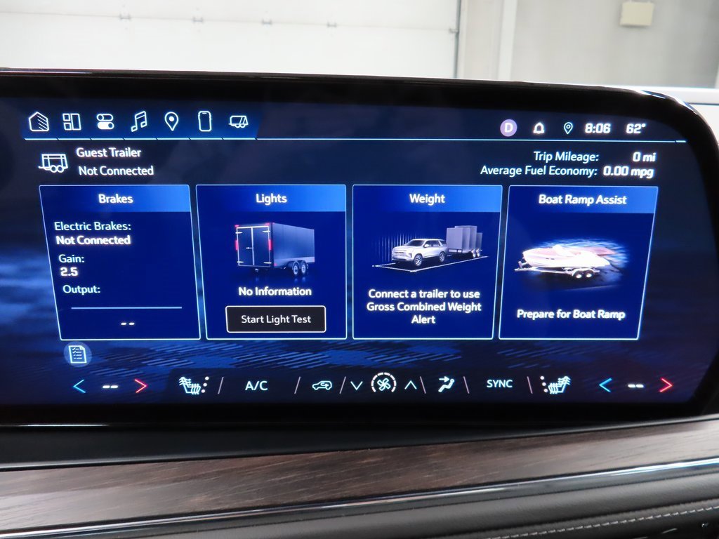 Used 2025 Chevrolet Suburban Z71 image 23