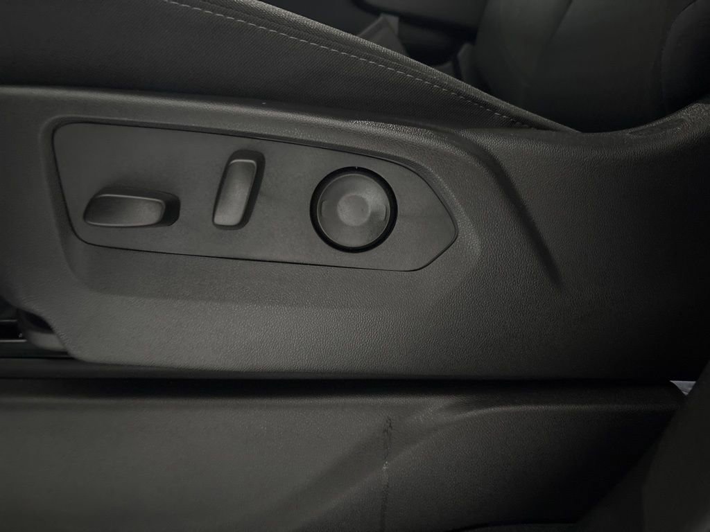 Used 2025 GMC Sierra 1500 Elevation image 14