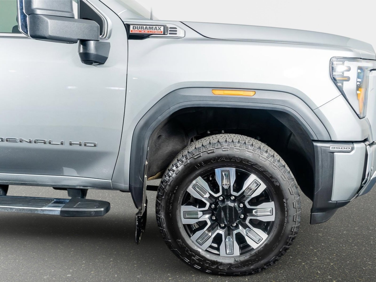 Used 2025 GMC Sierra 3500 Denali w/ Denali Reserve Package image 6