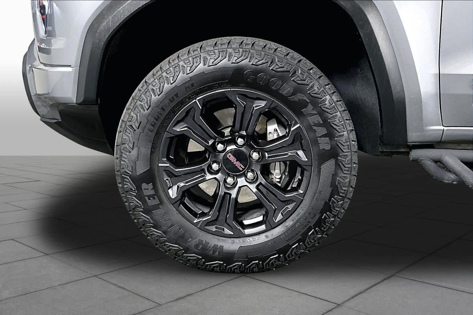 Used 2025 GMC Canyon Elevation w/ Convenience Package RWD image 10