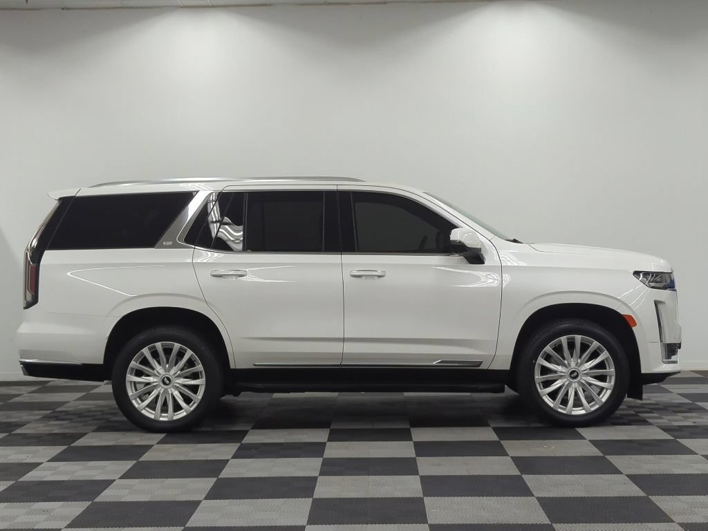 Used 2022 Cadillac Escalade Luxury w/ LPO, Floor Liner Package AWD/4WD image 8