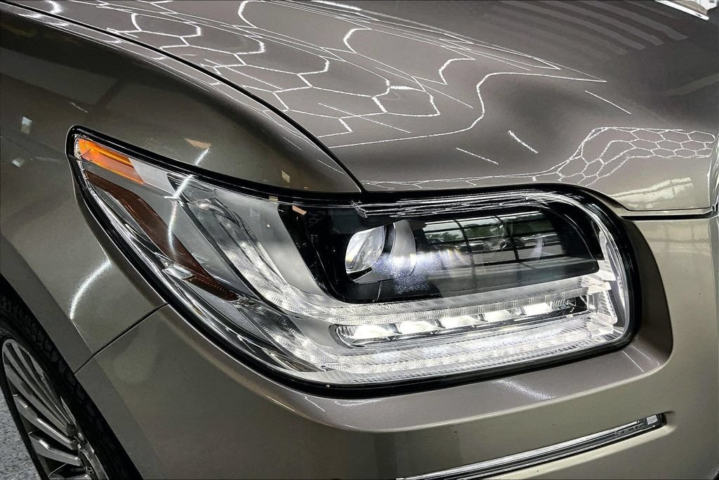 Used 2019 Lincoln Navigator Reserve AWD/4WD image 35
