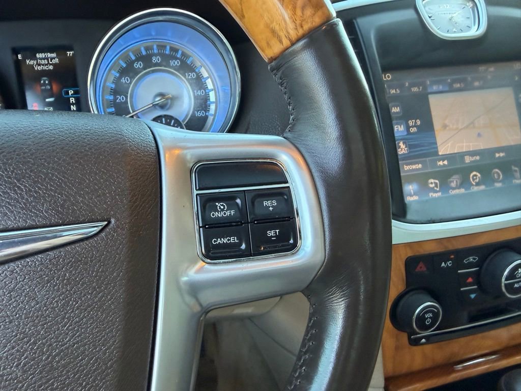 Used 2013 Chrysler 300 C image 31