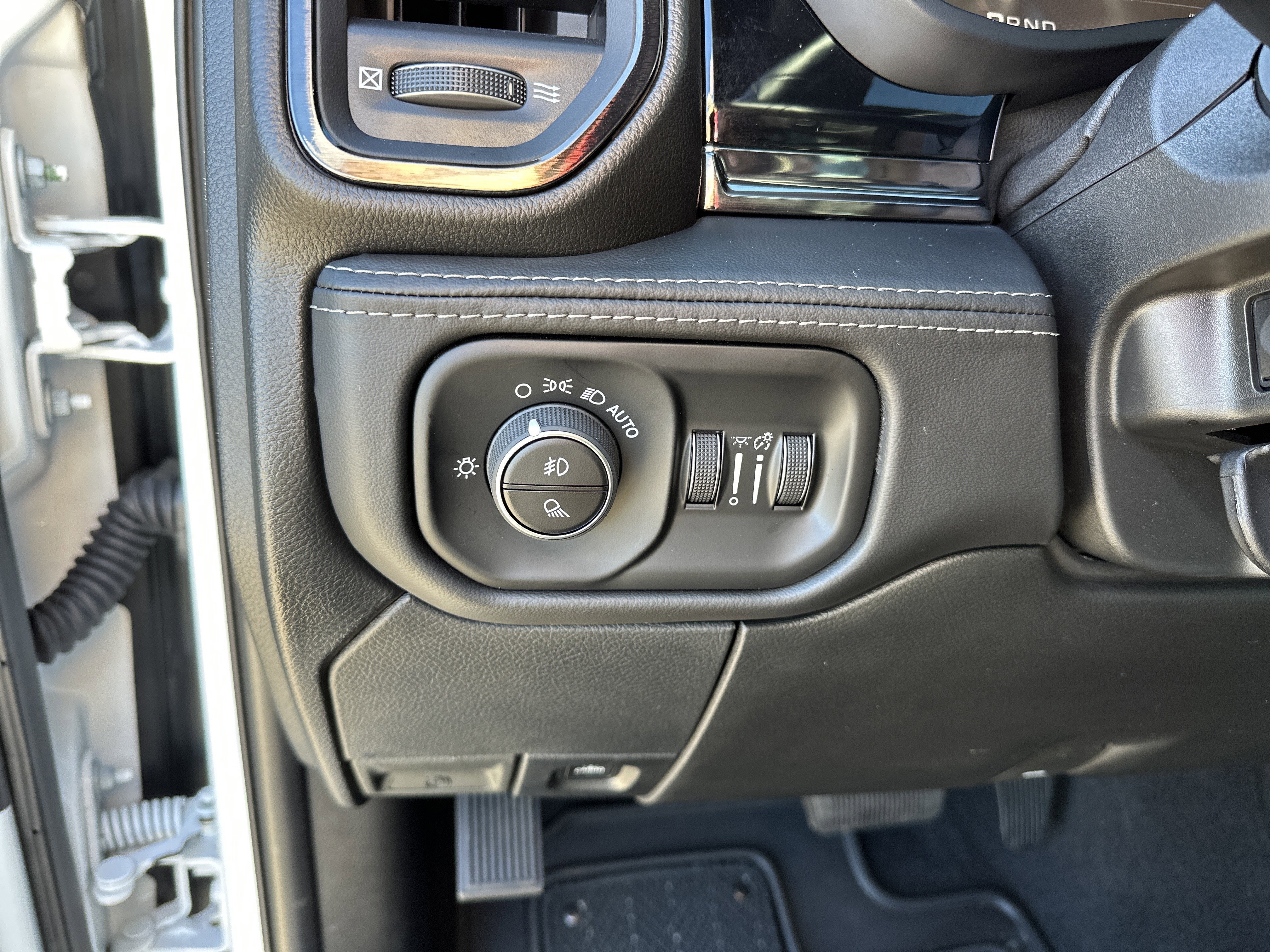 Used 2025 RAM 2500 Limited image 34