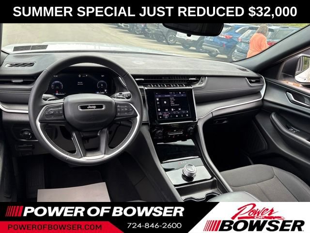Used 2024 Jeep Grand Cherokee L Laredo AWD/4WD image 12