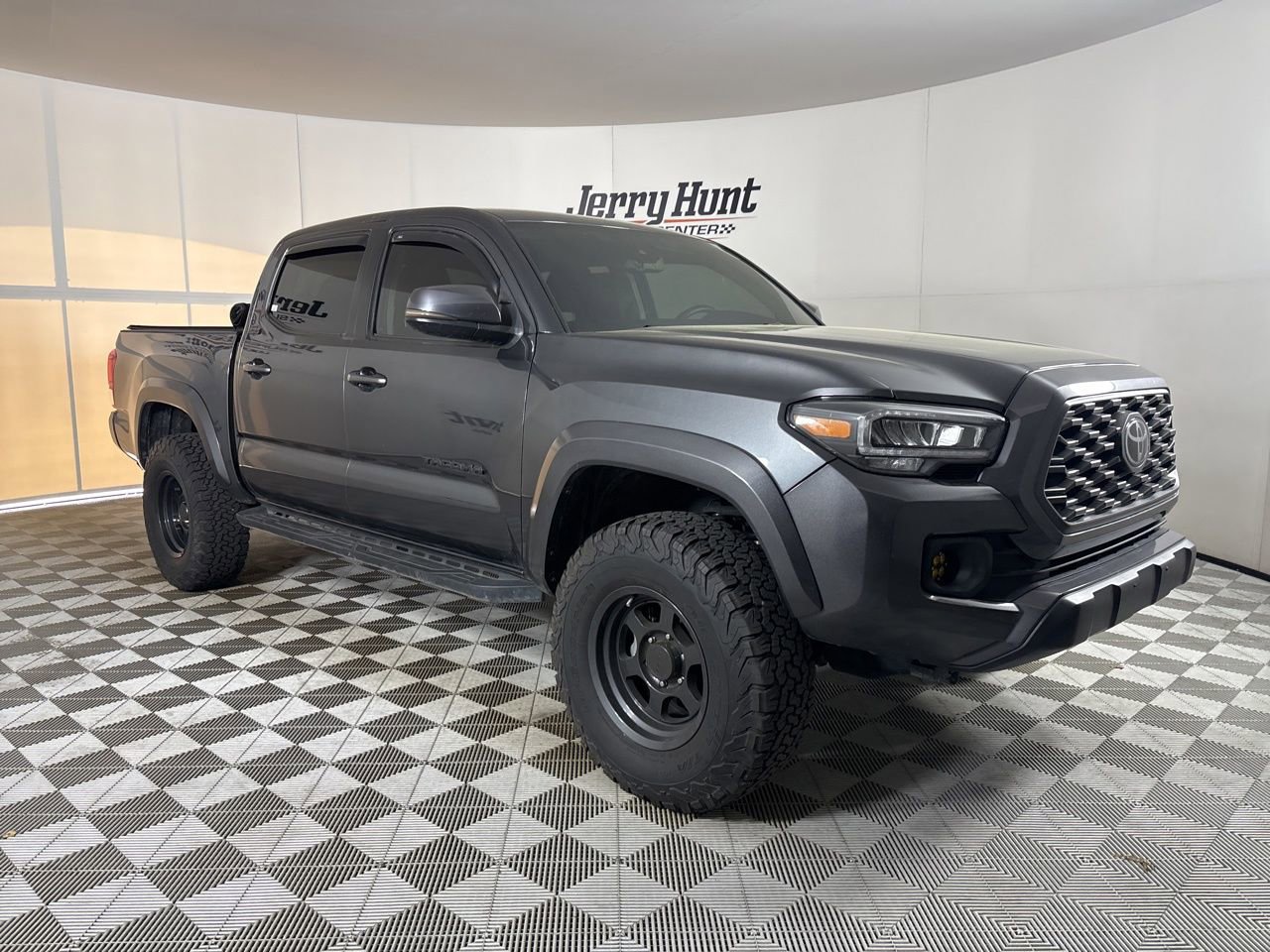 Used 2023 Toyota Tacoma SR5 image 4