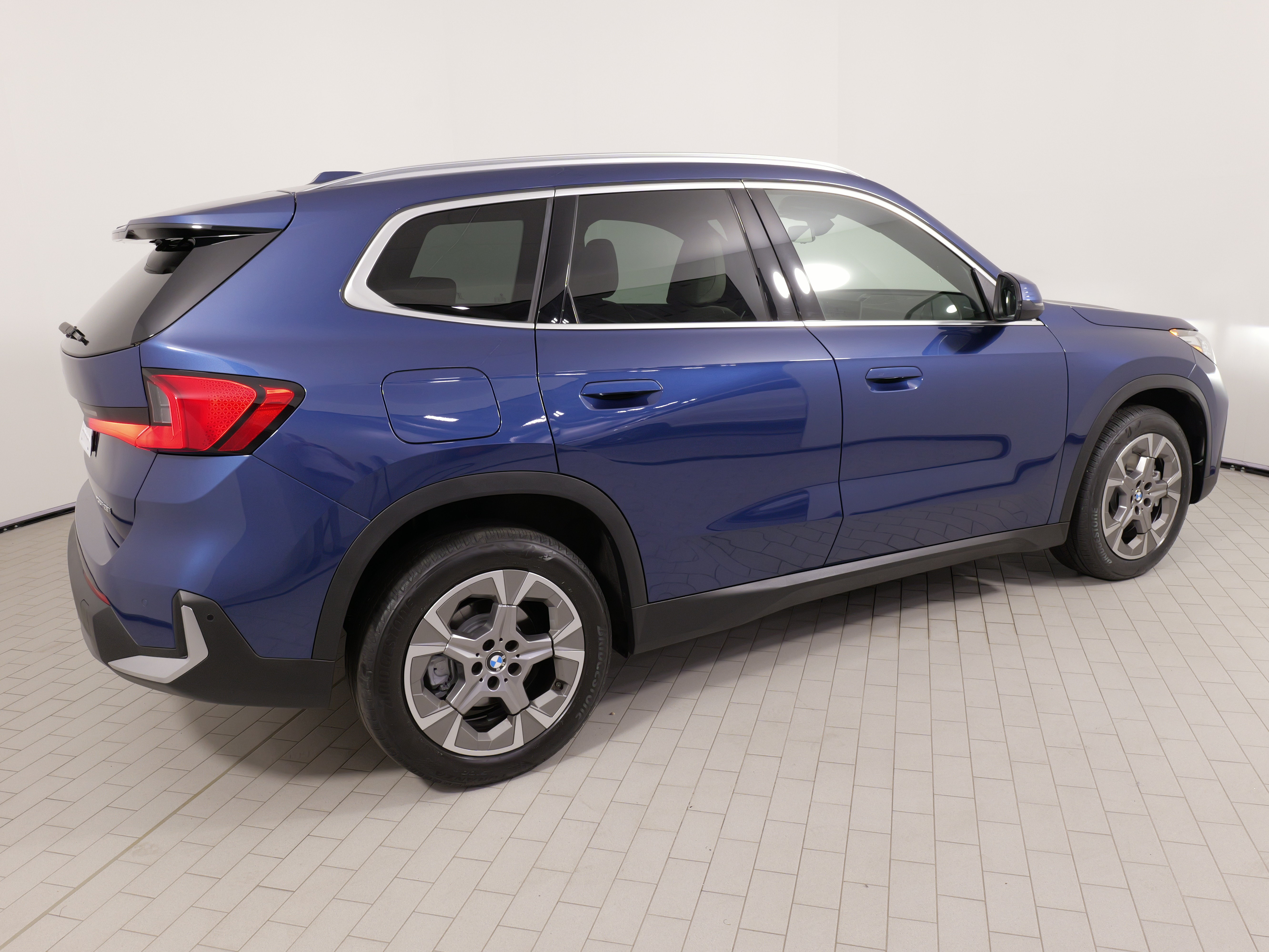 Used 2023 BMW X1 xDrive28i w/ Convenience Package AWD/4WD image 10