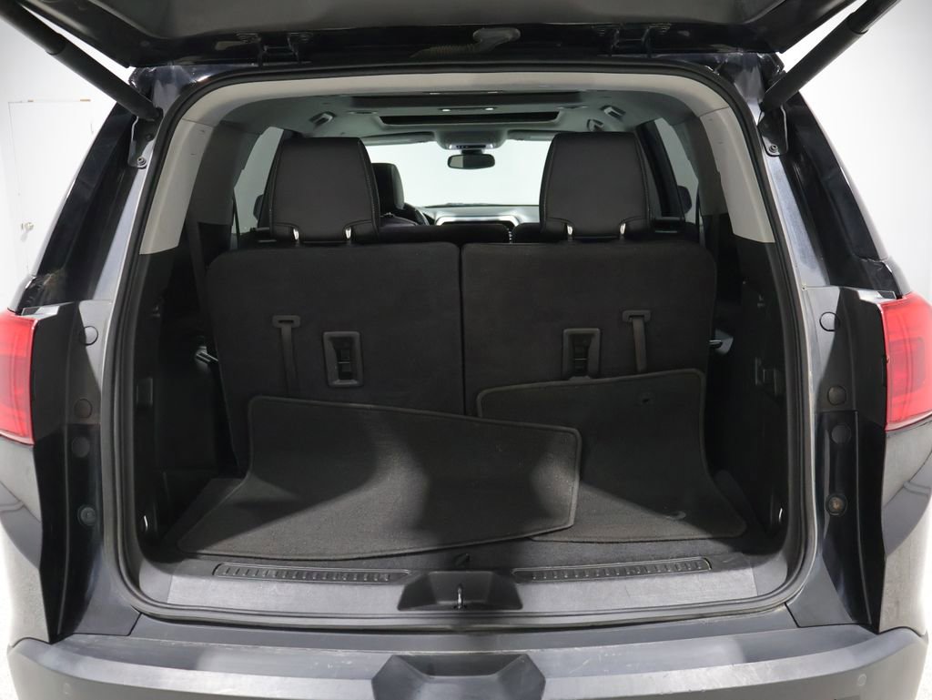 Used 2017 GMC Acadia SLT AWD/4WD image 4