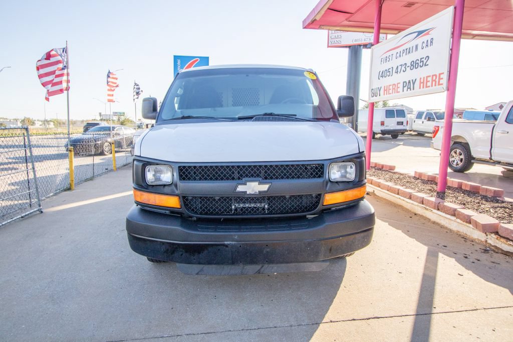 Used 2010 Chevrolet Express 2500 Extended RWD image 3
