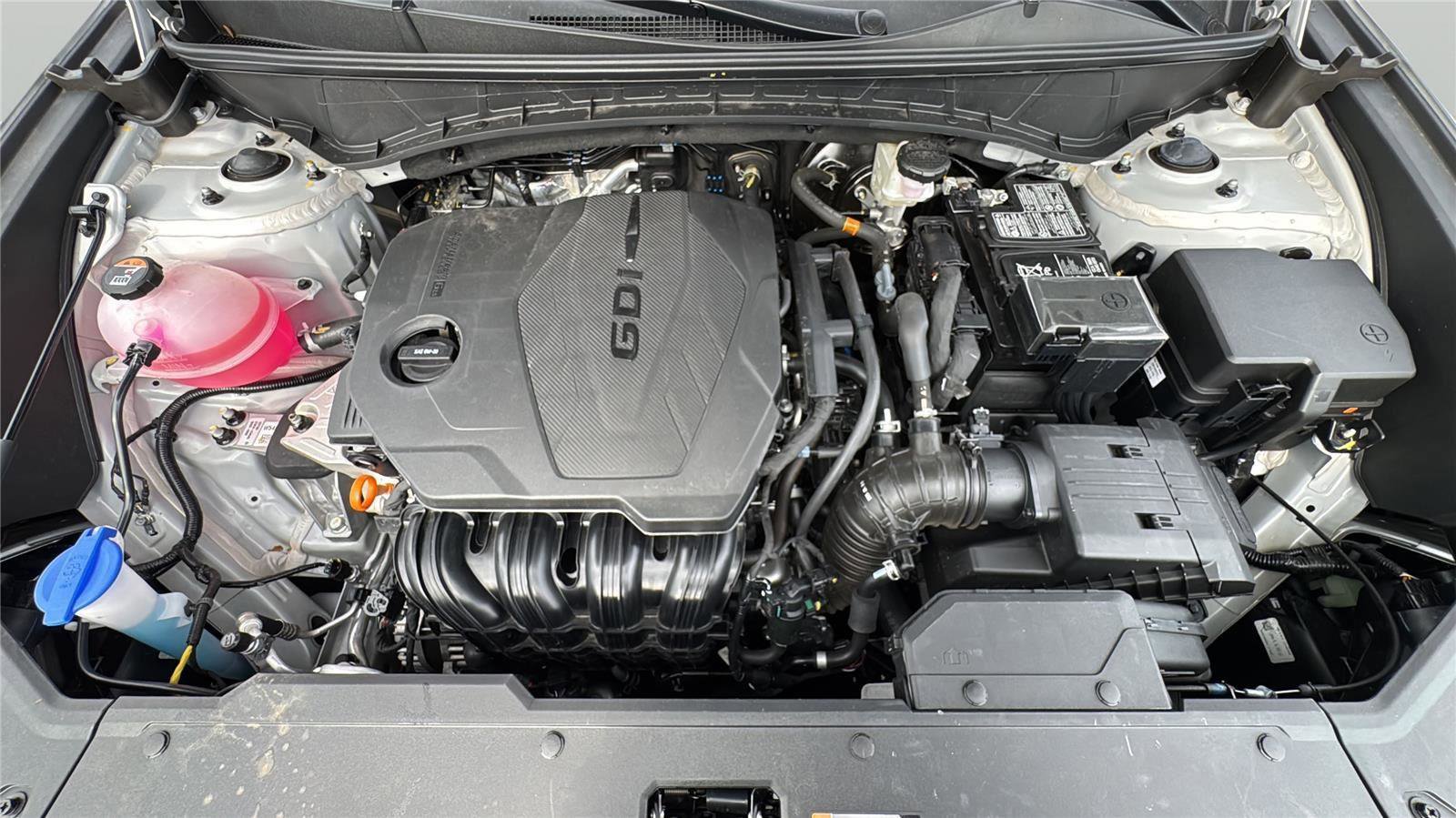 Certified 2025 Hyundai Tucson SE image 9