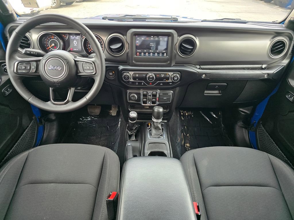 Used 2023 Jeep Gladiator Sport image 5