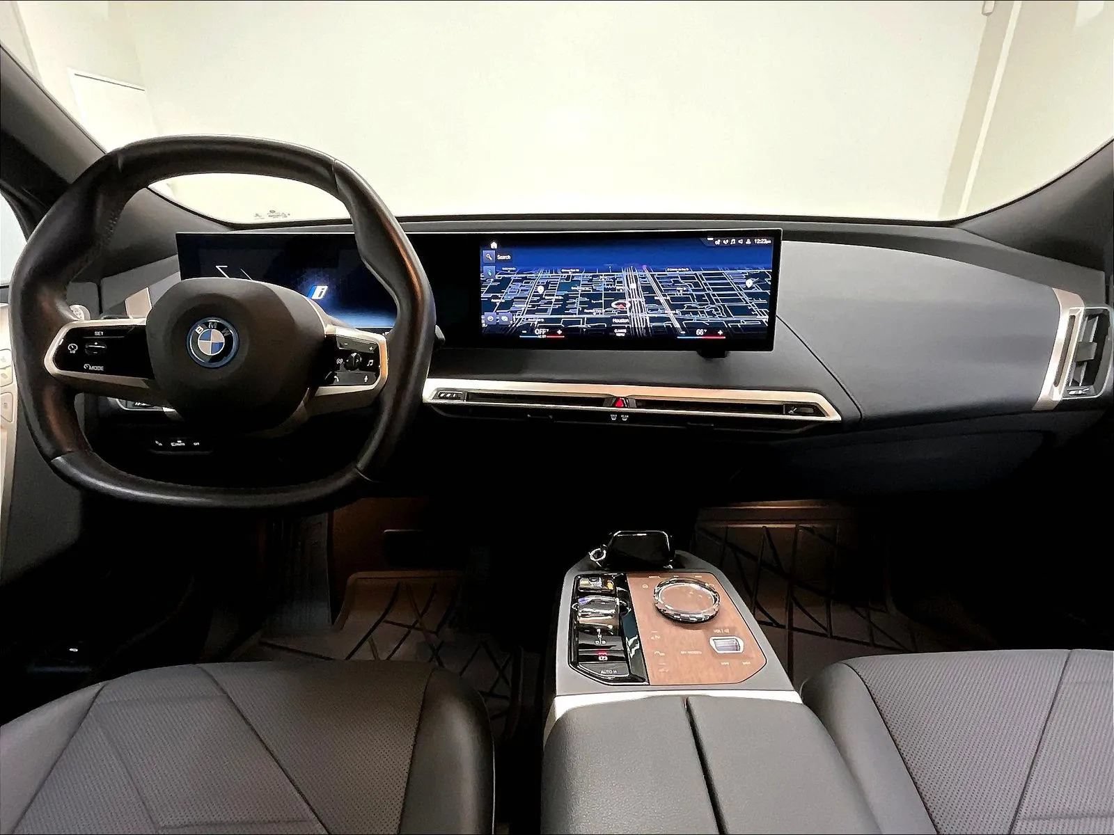 Used 2023 BMW iX M60 w/ Executive Package AWD/4WD image 2