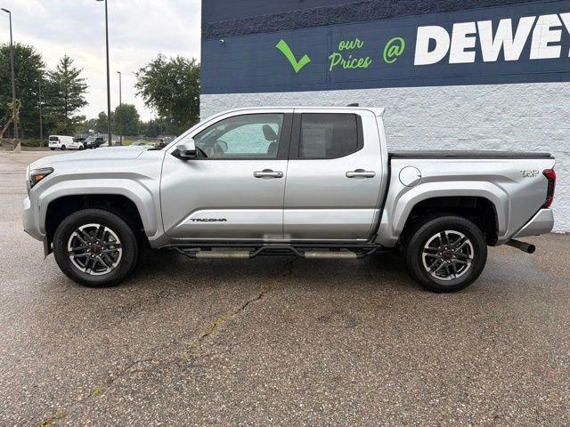 Used 2024 Toyota Tacoma TRD Sport RWD image 2
