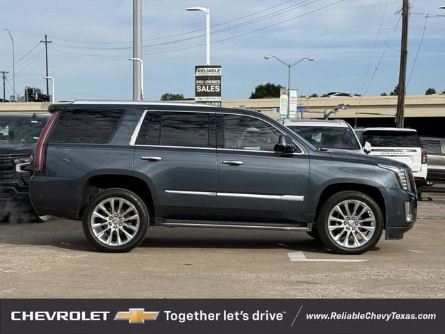 Used 2019 Cadillac Escalade Luxury RWD image 5