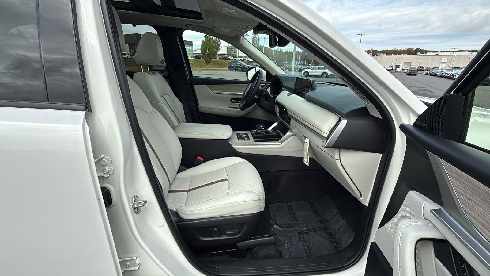 Certified 2024 MAZDA CX-90 3.3 Turbo w/ Premium Plus Pkg image 19