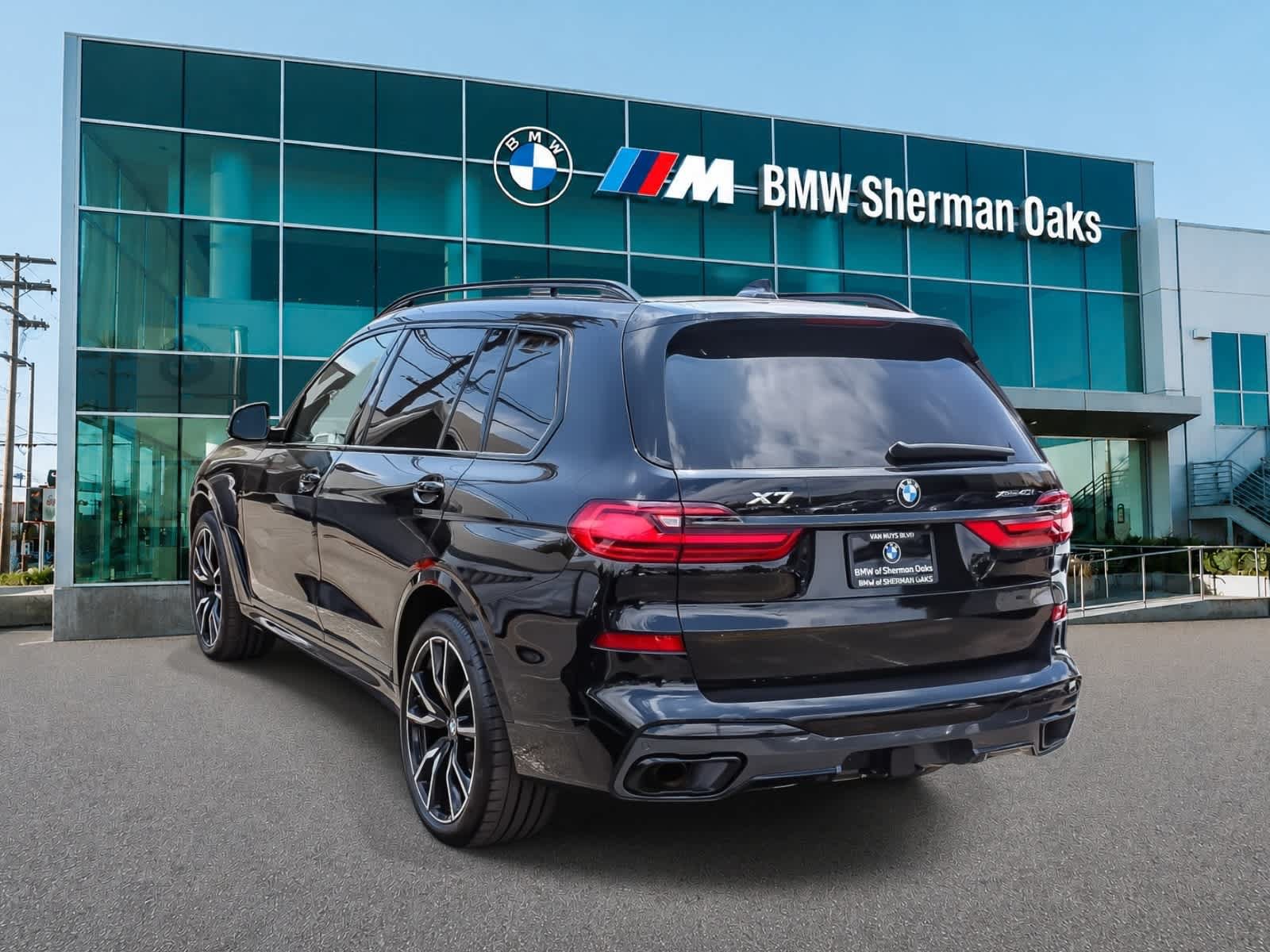 Used 2022 BMW X7 xDrive40i w/ M Sport Package AWD/4WD image 6