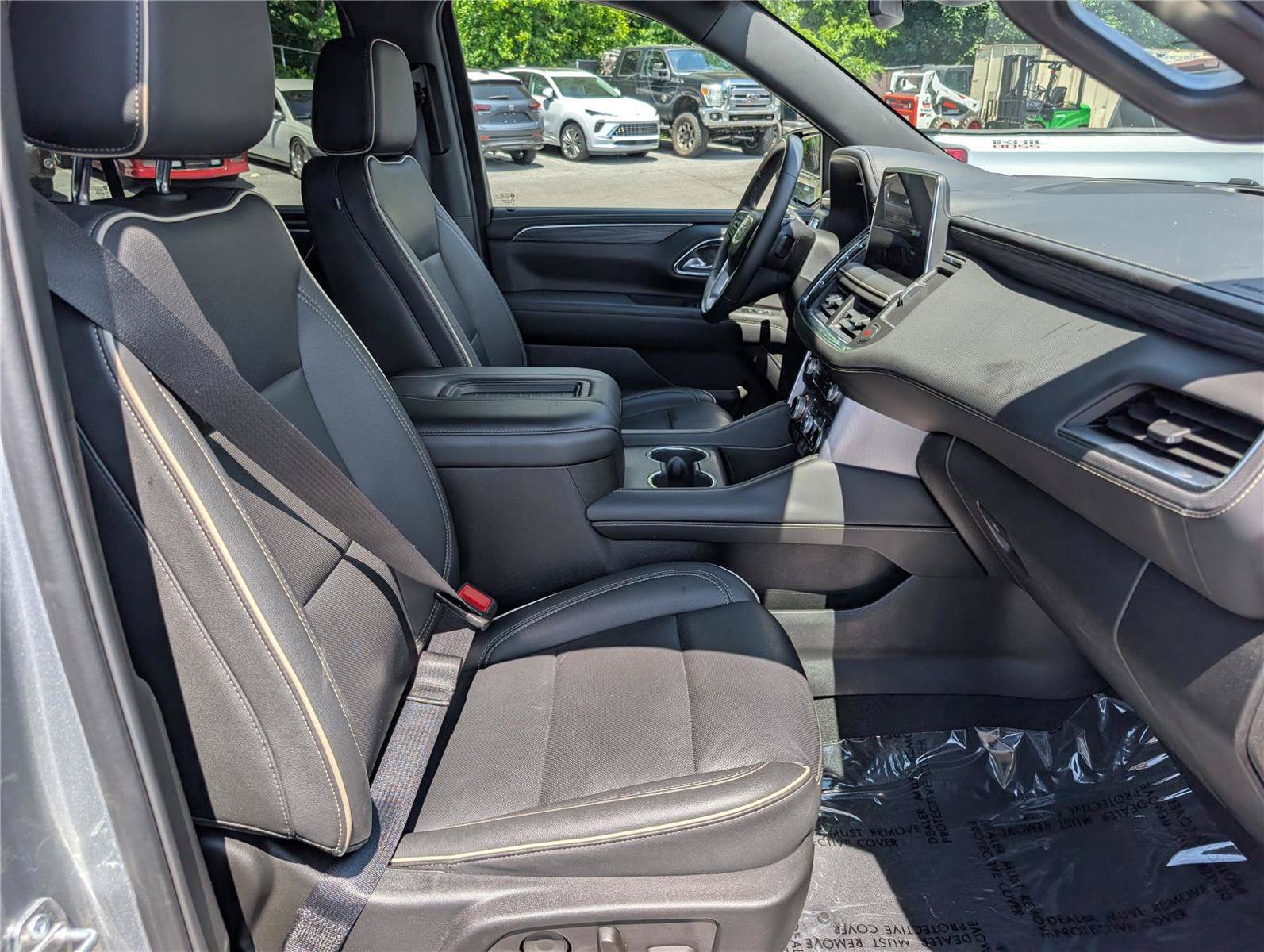 Used 2024 GMC Yukon SLT AWD/4WD image 12