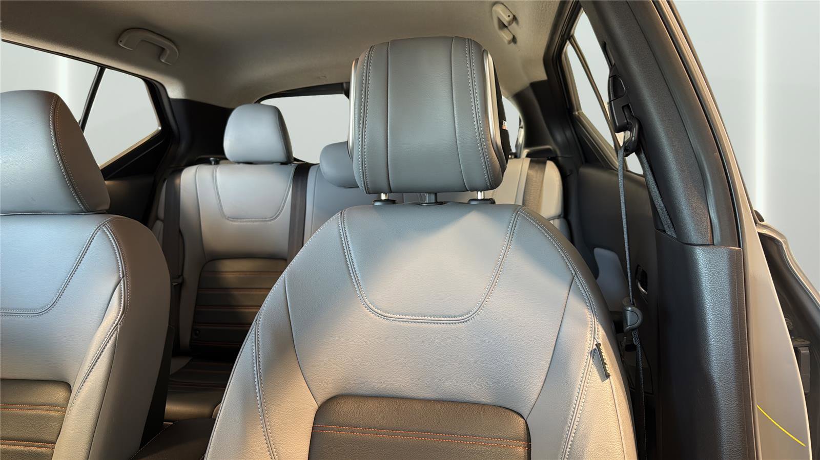 Used 2024 Nissan Kicks SR w/ SR Premium Package FWD image 22