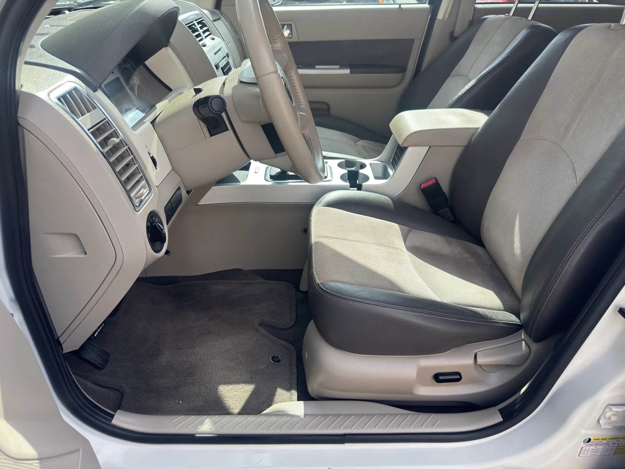 Used 2009 Mercury Mariner Premier FWD image 6