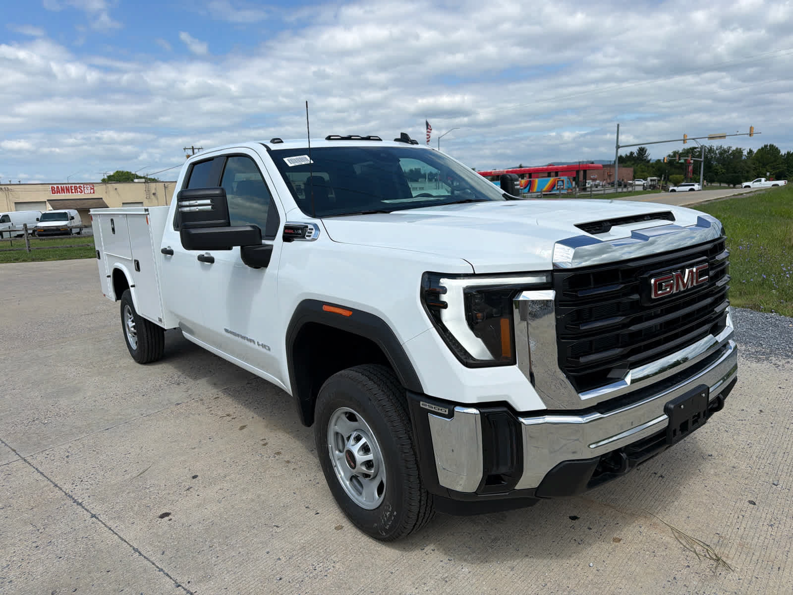 New 2026 GMC Sierra 2500 Pro w/ Convenience Package AWD/4WD image 2