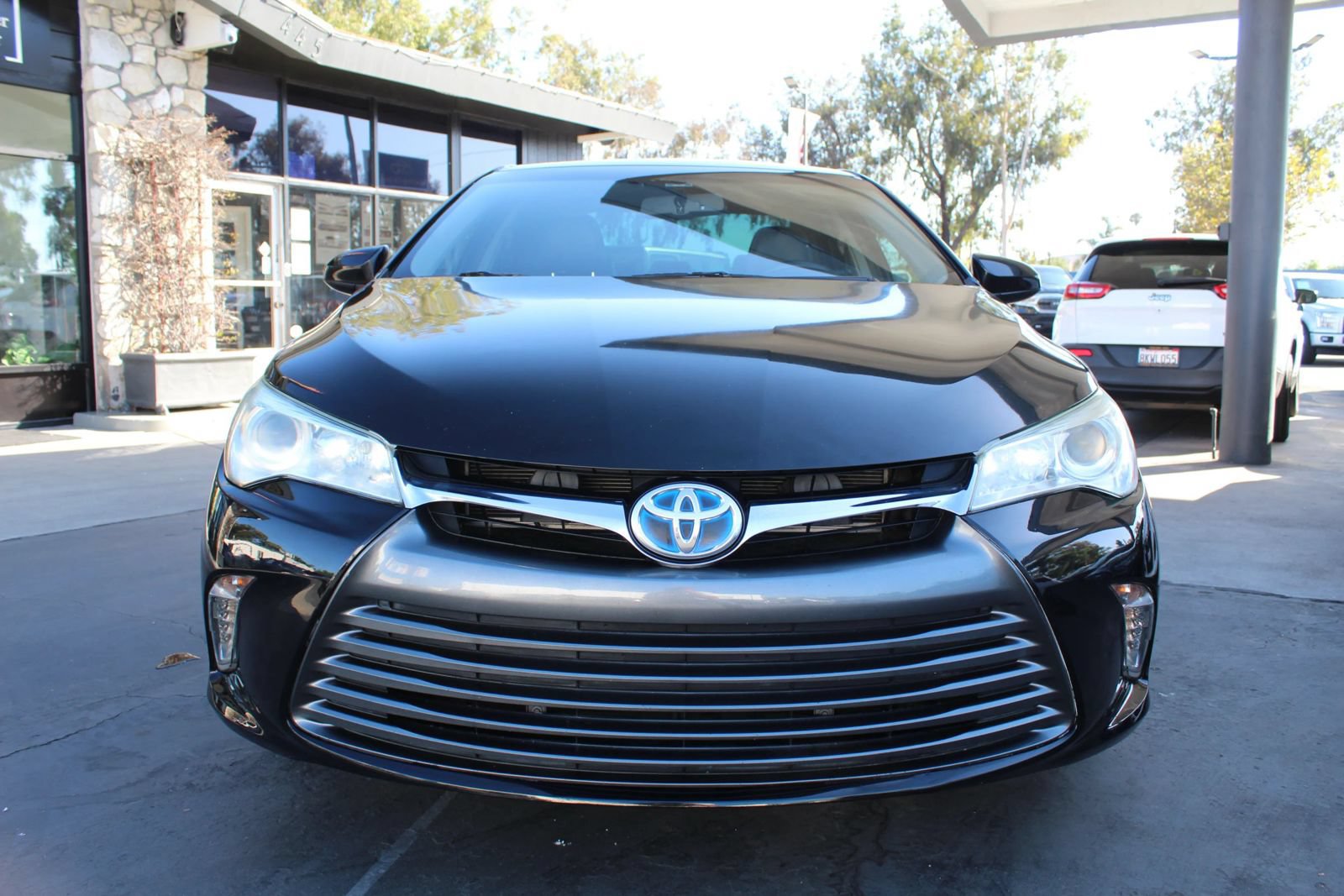 Used 2015 Toyota Camry XLE w/ Moonroof Package FWD image 8