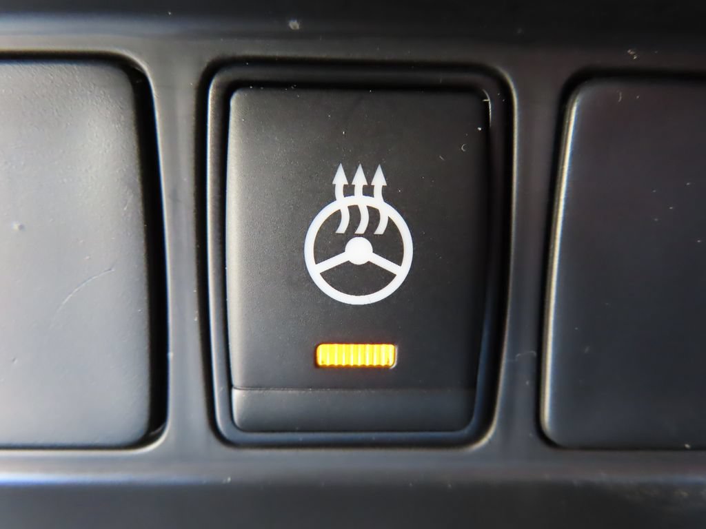 Used 2023 Nissan Maxima SL FWD image 11