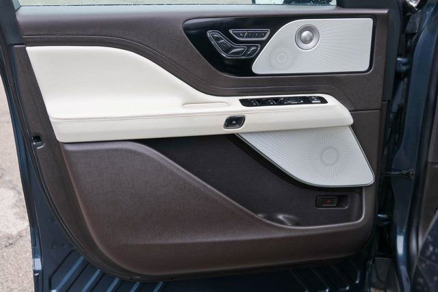 Used 2023 Lincoln Aviator Black Label w/ Class IV Trailer Tow Package image 11