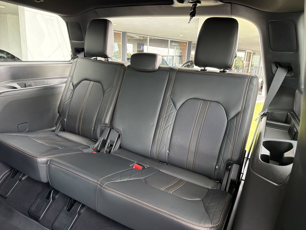 Used 2024 Ford Expedition Platinum RWD image 19